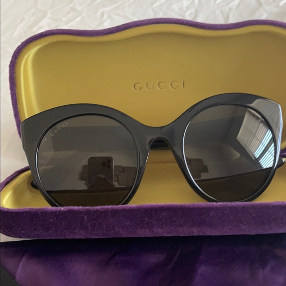 Brand new Gucci sunglasses only worn once